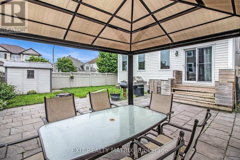28414498/221-hillpark-high-street/mer-bleuebradley-estatesanderson-park/ottawa/ontario/K1W0B5_41