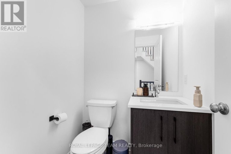 28517171/393-cornice-st-street/mer-bleuebradley-estatesanderson-park/ottawa/ontario/K1W0P6_9