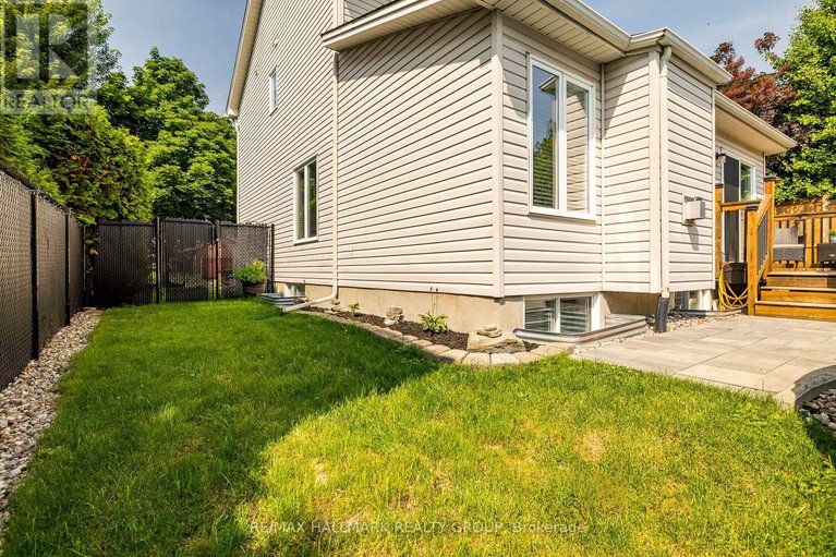 28620825/4-gros-morne-court/bridlewood/ottawa/ontario/K2M2W7_44