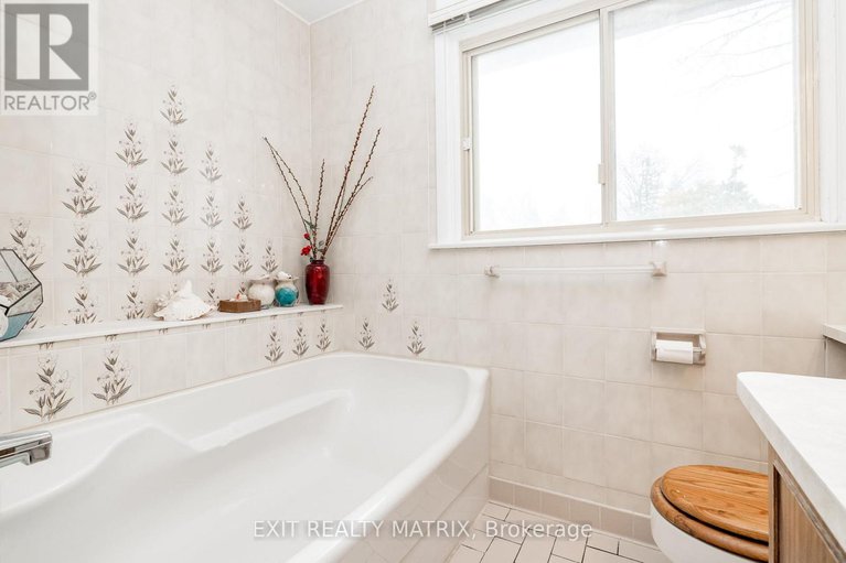 29077893/426-apple-tree-lane/viscount-alexander-park/ottawa/ontario/K1K2R6_26