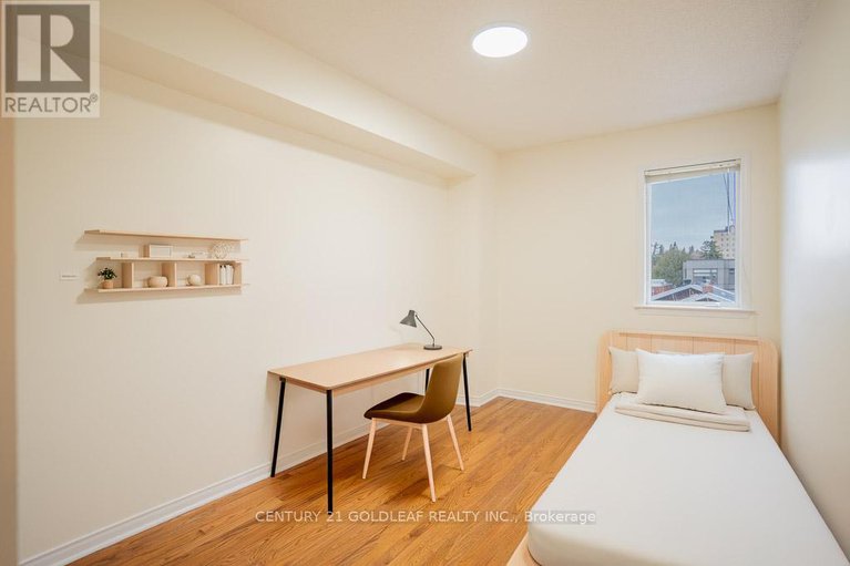 29137648/4-schoolhouse-private/lindenlea/ottawa/ontario/K1M2J5_22