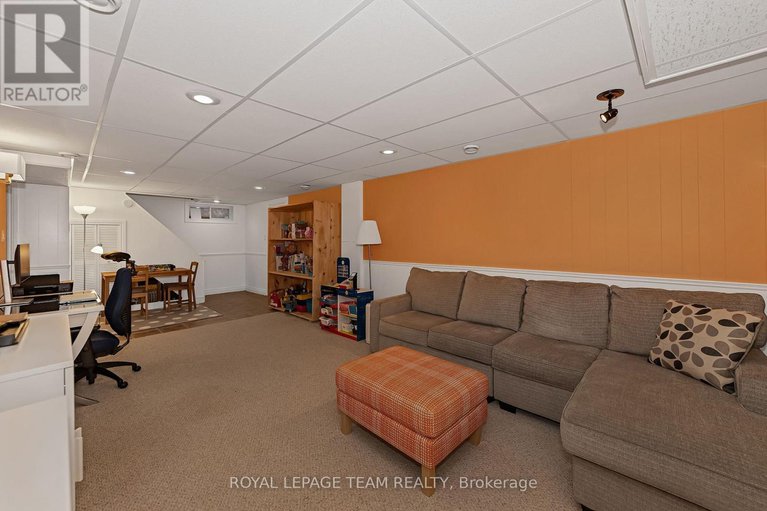 29030810/1195-major-street/bel-air-park/ottawa/ontario/K2C2S1_23