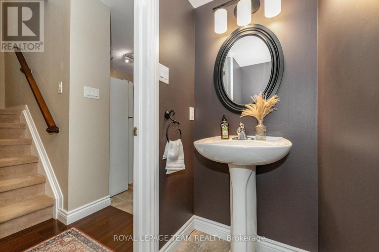 28668719/126-wharhol-private/westcliffe-estates/ottawa/ontario/K2H1G6_25