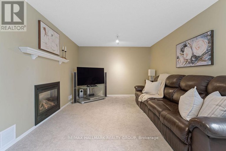 28907576/1570-marcoux-drive/bilberry-creekqueenswood-heights/ottawa/ontario/K1E2J9_27