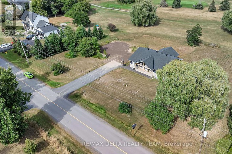 28754797/4645-mcneely-rd-road/sarsfieldbearbrook/ottawa/ontario/K4B1J1_34