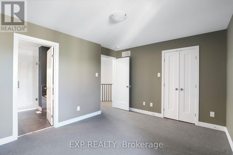 29402072/1053-lunar-glow-crescent/riverside-southgloucester-glen/ottawa/ontario/K4M0J9_21