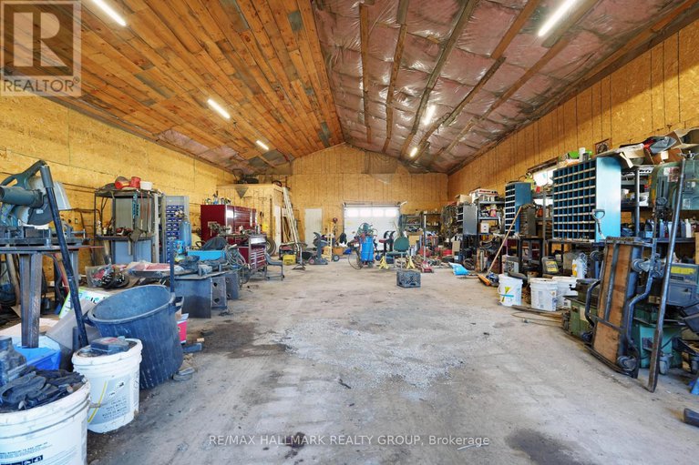 28909975/5758-third-line-road-n/rideau-twp-w-of-hwy-16-north-of-reg-rd-6/ottawa/ontario/K0A2T0_36