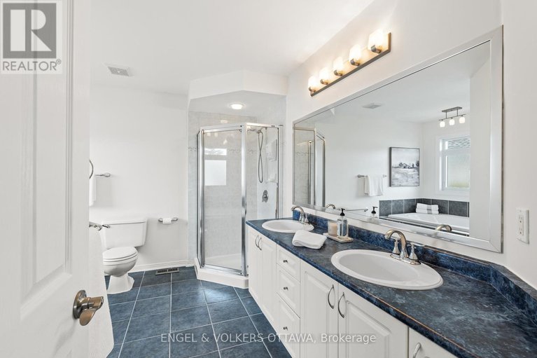 28648158/804-covehead-crescent/riverside-southgloucester-glen/ottawa/ontario/K1V1M3_24