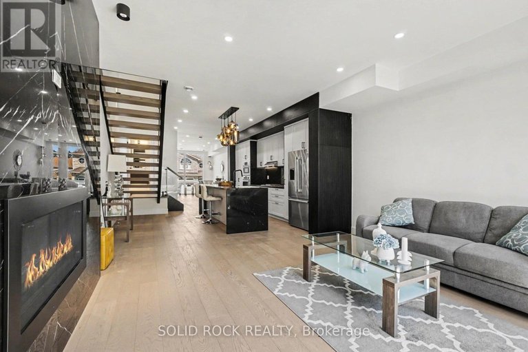 29669926/826-alpine-avenue/queensway-terrace-north/ottawa/ontario/K2B5R6_12