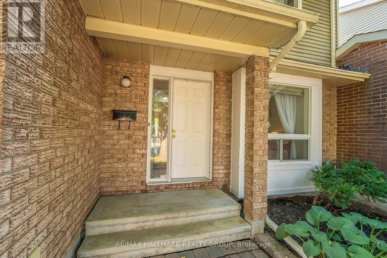 28819606/41-sovereign-avenue/craig-henrywoodvale/ottawa/ontario/K2G4W8_3