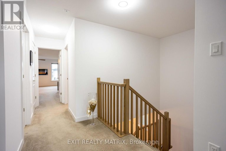 29159209/6487-renaud-road/mer-bleuebradley-estatesanderson-park/ottawa/ontario/K1W0R8_23