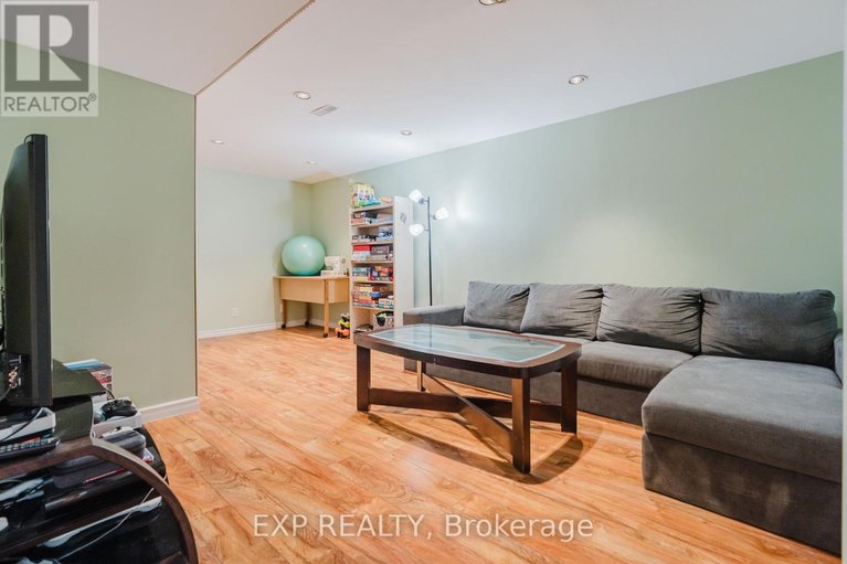 29647556/378-valade-crescent/fallingbrookpineridge/ottawa/ontario/K4A2V8_37