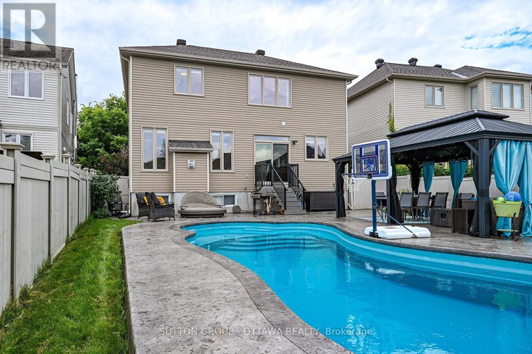 28623139/329-west-ridge-drive/stittsville-south/ottawa/ontario/K2S2G7_46