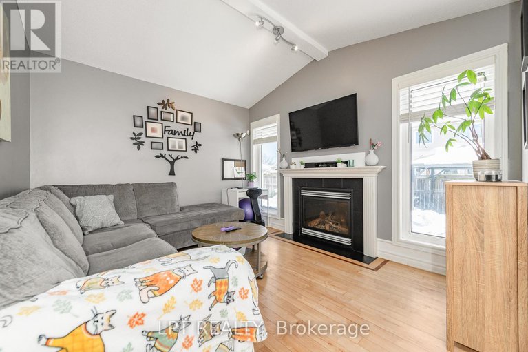 28805293/800-schooner-crescent/riverside-southgloucester-glen/ottawa/ontario/K1V1Y8_19