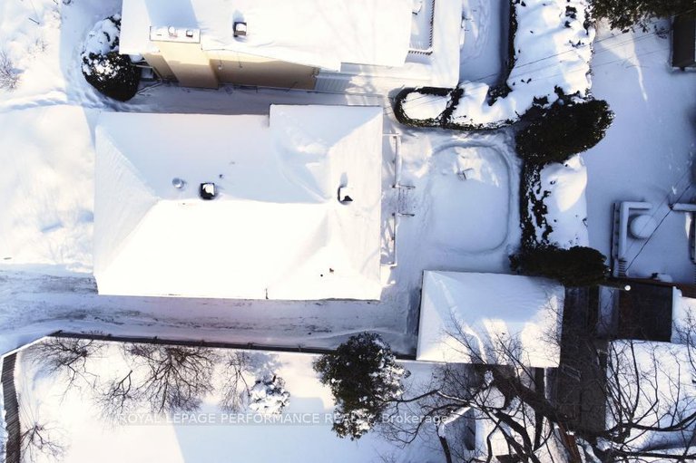 29349963/6-elmdale-avenue/lindenlea/ottawa/ontario/K1M1A4_38