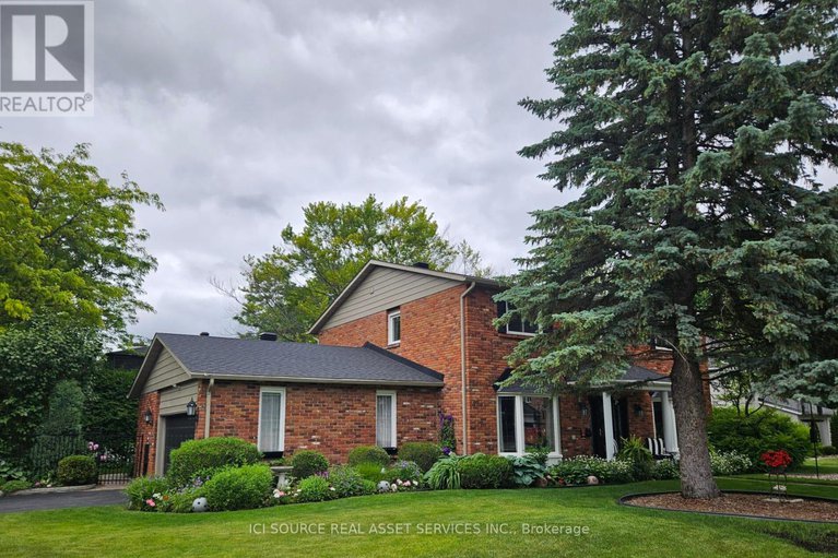 28675680/1-erinlea-court/pineglencountry-place/ottawa/ontario/K2E7C8_3