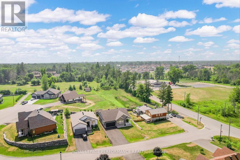 28627551/4-matthew-kieran-crescent/long-sault/south-stormont/ontario/K0C1P0_49