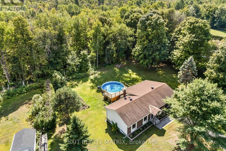 28853984/2896-front-road/east-hawkesbury-twp/east-hawkesbury/ontario/K6A2R2_32