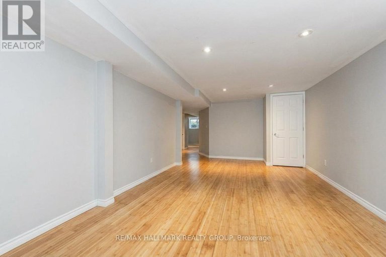 29437077/2223-halifax-drive/elmvale-acresurbandale/ottawa/ontario/K1G2W4_34