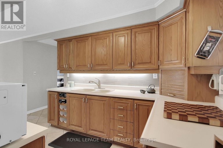 28464329/96-prince-albert-street/overbrookcastle-heights/ottawa/ontario/K1K2A1_13