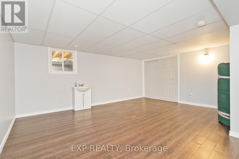 28303908/322-galloway-drive/bilberry-creekqueenswood-heights/ottawa/ontario/K1E1W3_28