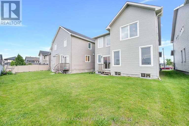 28578833/302-haliburton-heights/emerald-meadowstrailwest/ottawa/ontario/K2S1S3_50