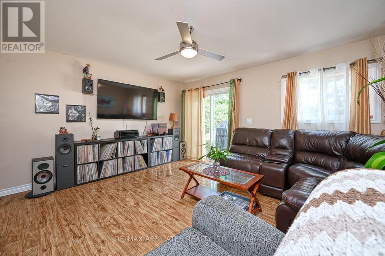 28756533/60-chambers-street/smiths-falls/smiths-falls/ontario/K7A2Y6_11