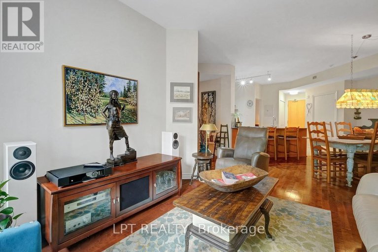 28929558/102-205-bolton-street/lower-townbyward-market/ottawa/ontario/K1N1K7_19