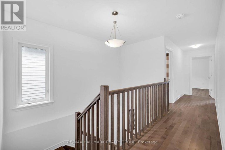 28451825/276-big-dipper-street/riverside-southgloucester-glen/ottawa/ontario/K4M0J6_19