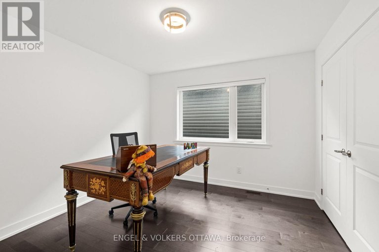 29134549/1047-hydrangea-avenue/riverside-southgloucester-glen/ottawa/ontario/K4M0L5_22