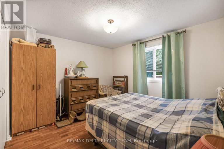28814216/1345-belcourt-boulevard/orleanssunridge/ottawa/ontario/K1C1L8_17