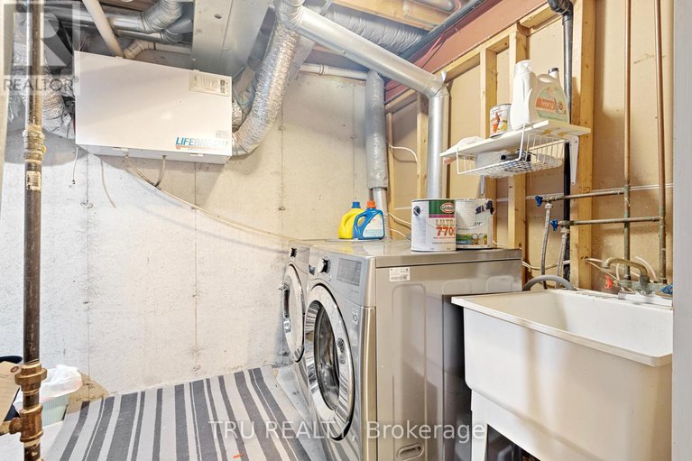 28989054/244-stoneway-drive/barrhaven-east/ottawa/ontario/K2G6A8_26