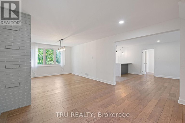 29114347/12-apache-crescent/city-viewskylinefisher-heightsparkwood-hills/ottawa/ontario/K2E6H7_5