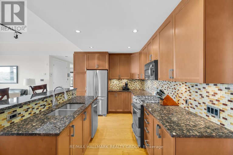 28485623/604-327-breezehill-avenue-s/west-centre-town/ottawa/ontario/K1Y1R6_12