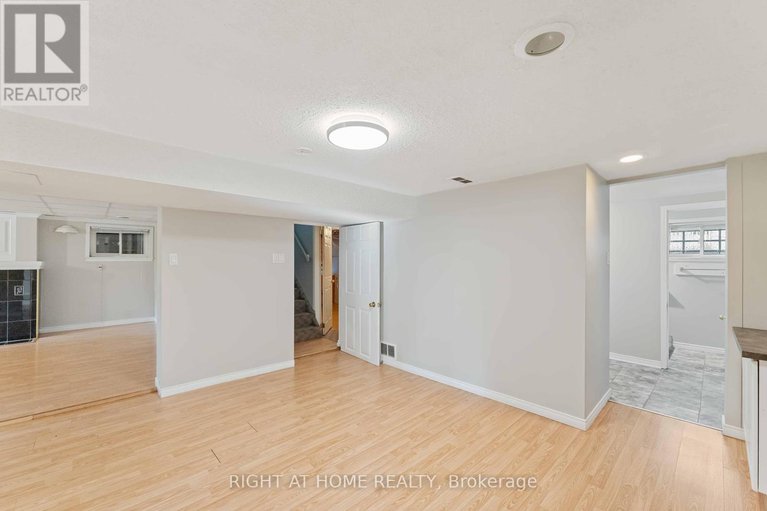 28502747/599-donald-street/overbrookcastle-heights/ottawa/ontario/K1K1L3_31