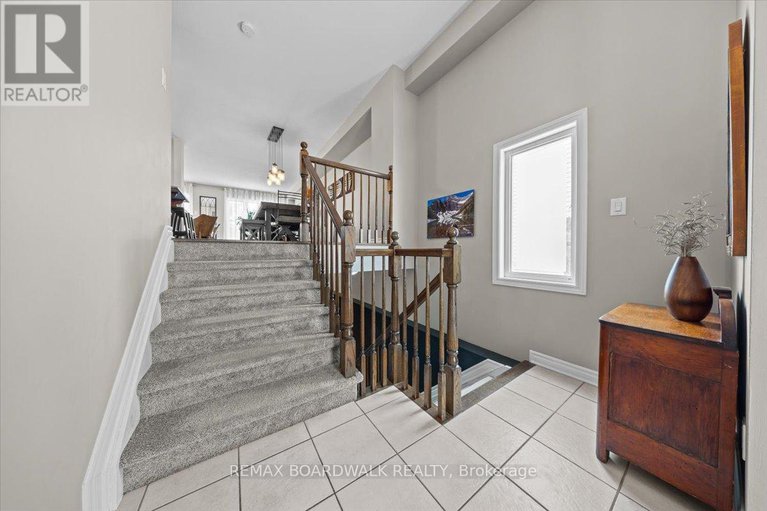 29434399/265-parkrose-private/chatelaine-village/ottawa/ontario/K4A0N8_4