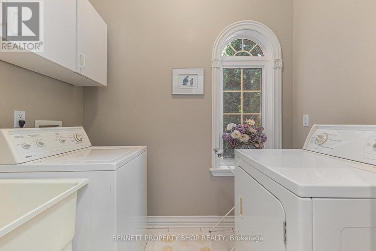28752704/5-countryside-green/cedar-hillorchard-estates/ottawa/ontario/K2R1B5_17