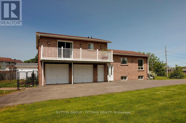 28548965/223-des-outaouais-street/town-of-rockland/clarence-rockland/ontario/K4K1G2_4