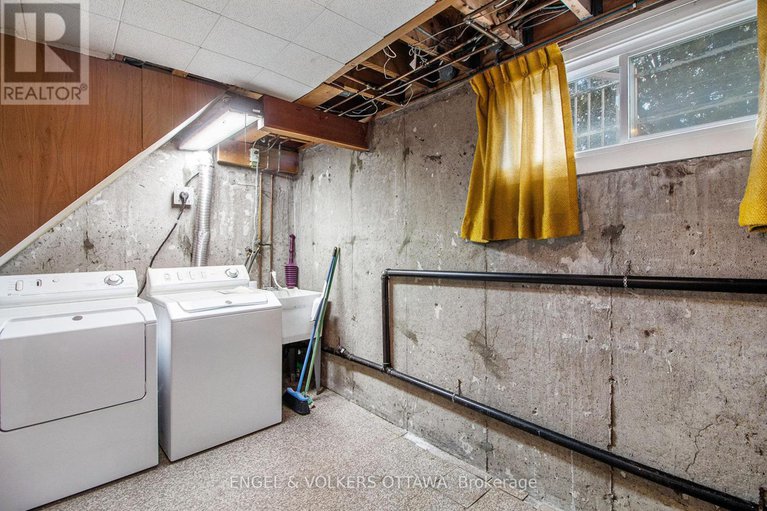 28910018/2061-vincent-street/elmvale-acres/ottawa/ontario/K1G2M8_25