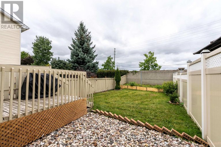 27988920/1479-lynx-crescent/fallingbrookpineridge/ottawa/ontario/K4A3Z1_17