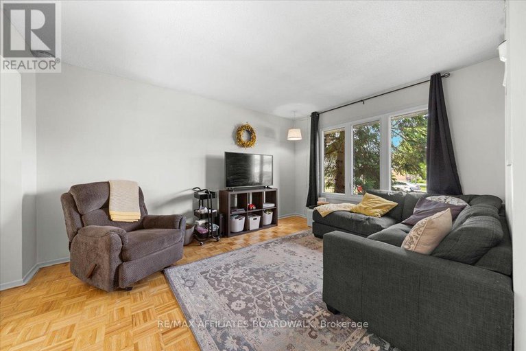 28397301/40-3239-bannon-way/blossom-parkkemp-parkfindlay-creek/ottawa/ontario/K1T1T2_4