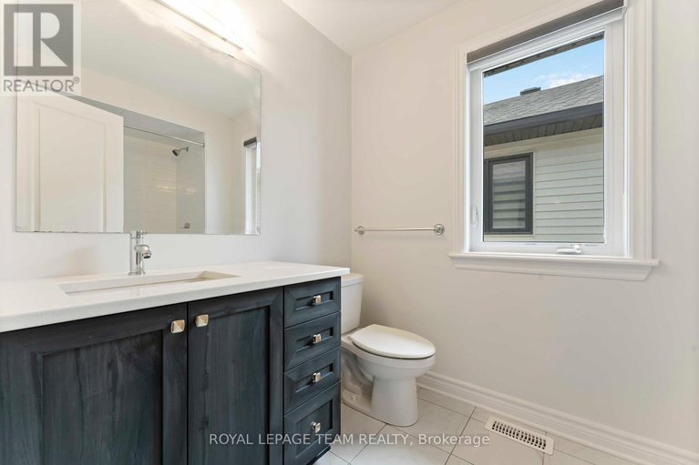 28647828/1010-brian-good-avenue/riverside-southgloucester-glen/ottawa/ontario/K4M0R3_42