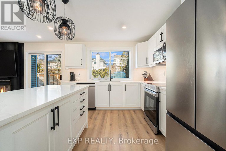 28268546/16-weybridge-drive/cedargrovefraserdale/ottawa/ontario/K2J2X2_11