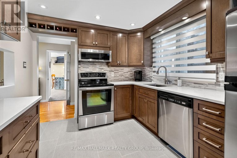 28966380/1816-applegrove-court/beacon-hill-south/ottawa/ontario/K1J6S5_17