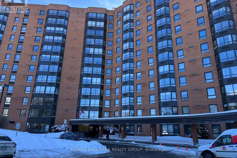 29411119/708-80-sandcastle-drive/leslie-park/ottawa/ontario/K2H9E7_1