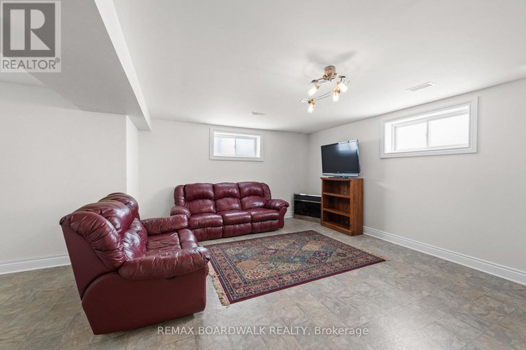 29430722/110-templeton-court/kemptville/north-grenville/ontario/K0G1J0_23