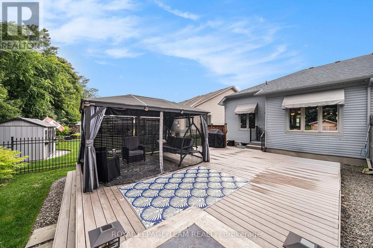 29092516/129-tradewinds-crescent/north-grenville-twp-kemptville-south/north-grenville/ontario/K0G1J0_31