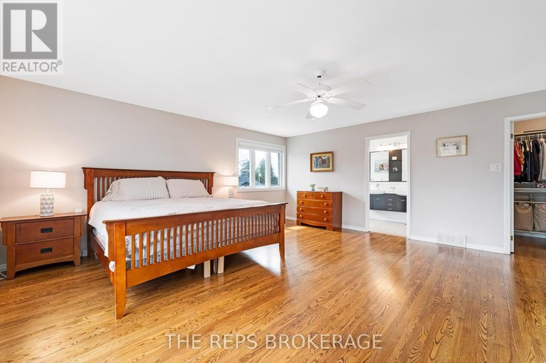 28336978/3062-upper-otterson-place/mooneys-bayrevelstoke/ottawa/ontario/K1V7B6_19