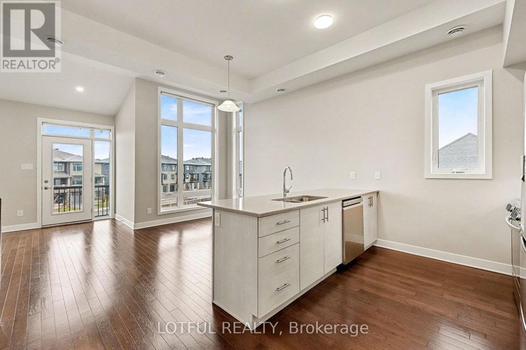 29126395/842-ralph-hennesy-avenue/riverside-southgloucester-glen/ottawa/ontario/K1X0E4_11