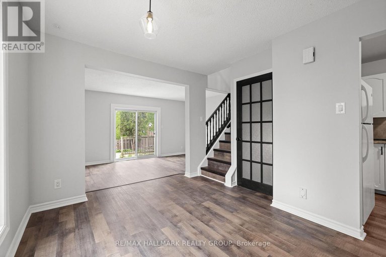 28354842/1083-millwood-court/convent-glen-north/ottawa/ontario/K1C3E9_14